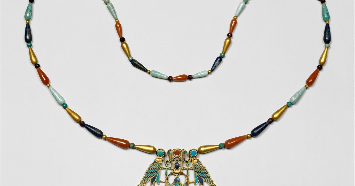 貴重なオーナメンタルストーン | L'ÉCOLE School of Jewelry Arts